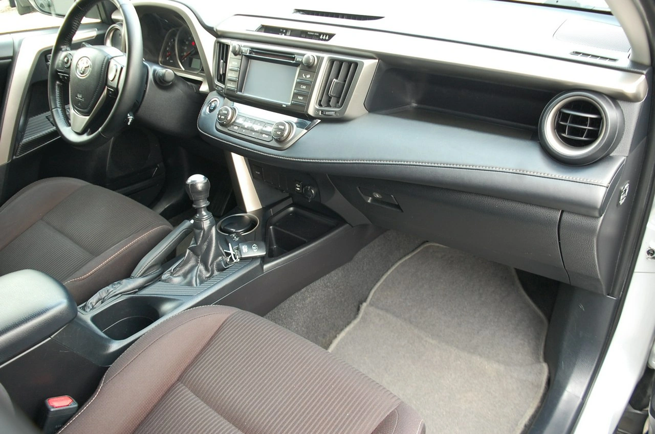 Toyota RAV-4 - Zdjęcie 24