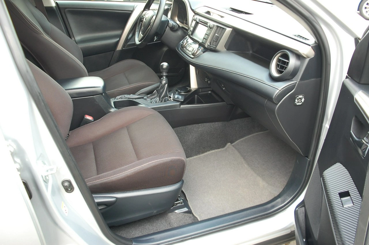 Toyota RAV-4 - Zdjęcie 6