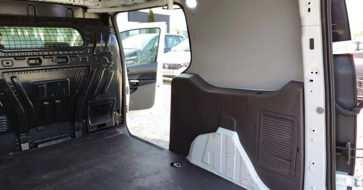 Ford Transit Connect - Zdjęcie 9