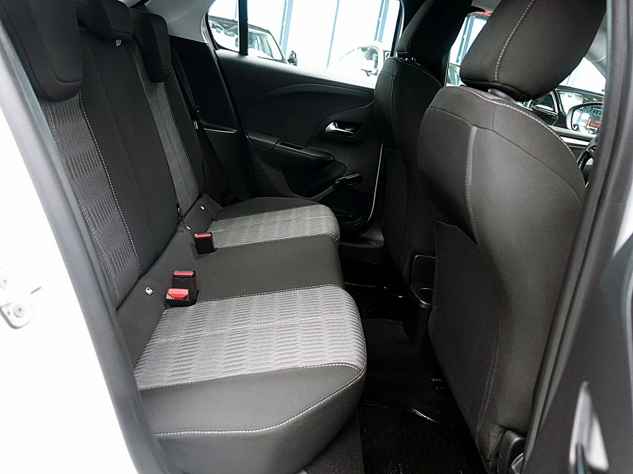 Opel Corsa - Zdjęcie 11