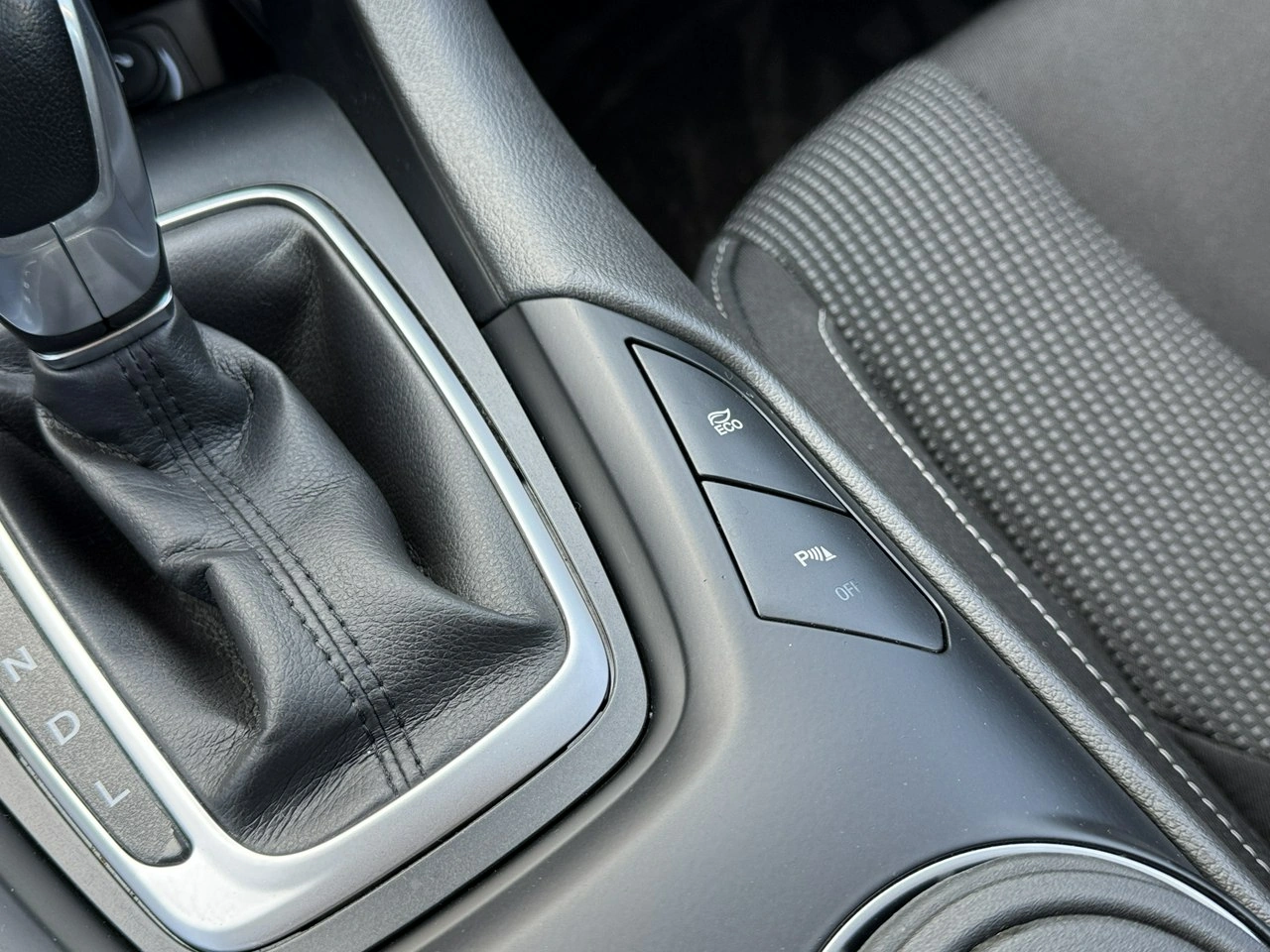 Ford Mondeo - Zdjęcie 30