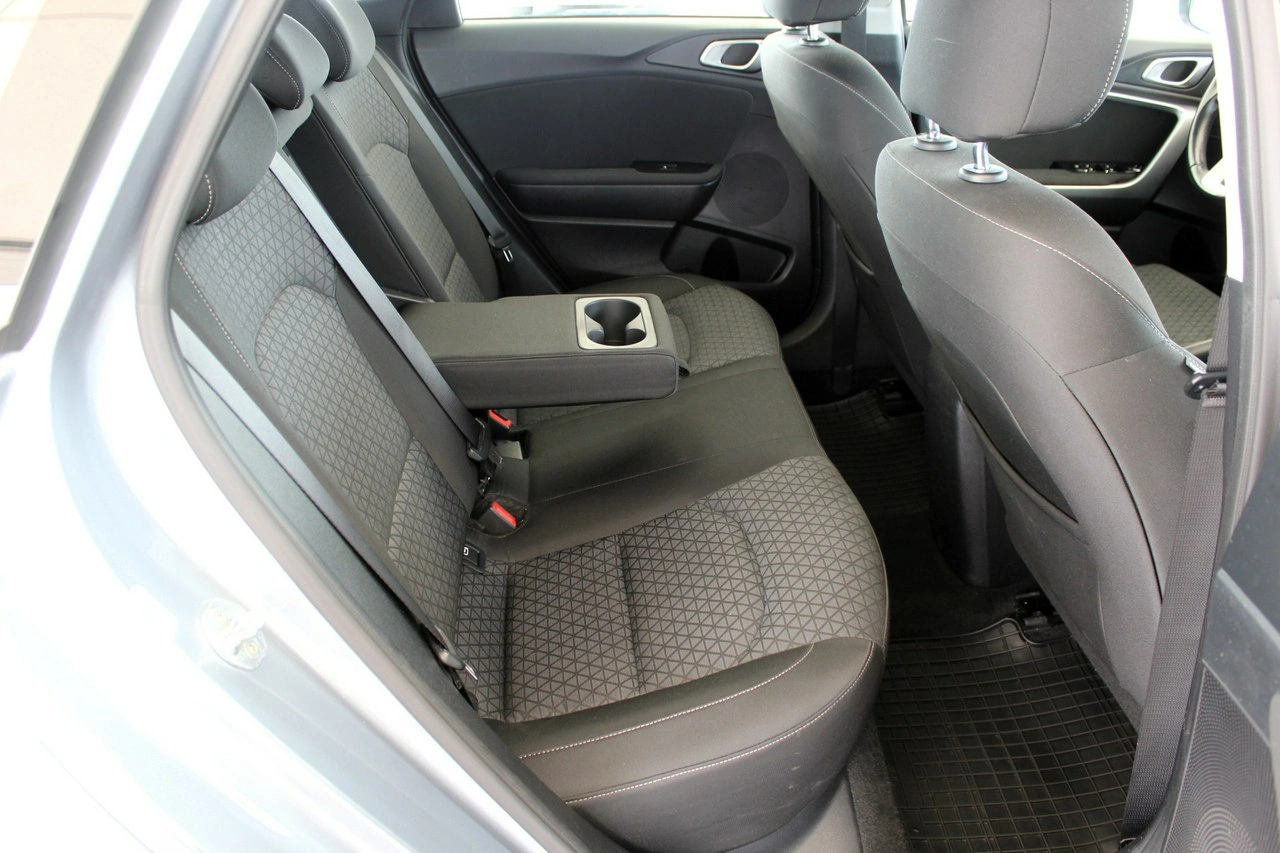 Kia Ceed - Zdjęcie 9