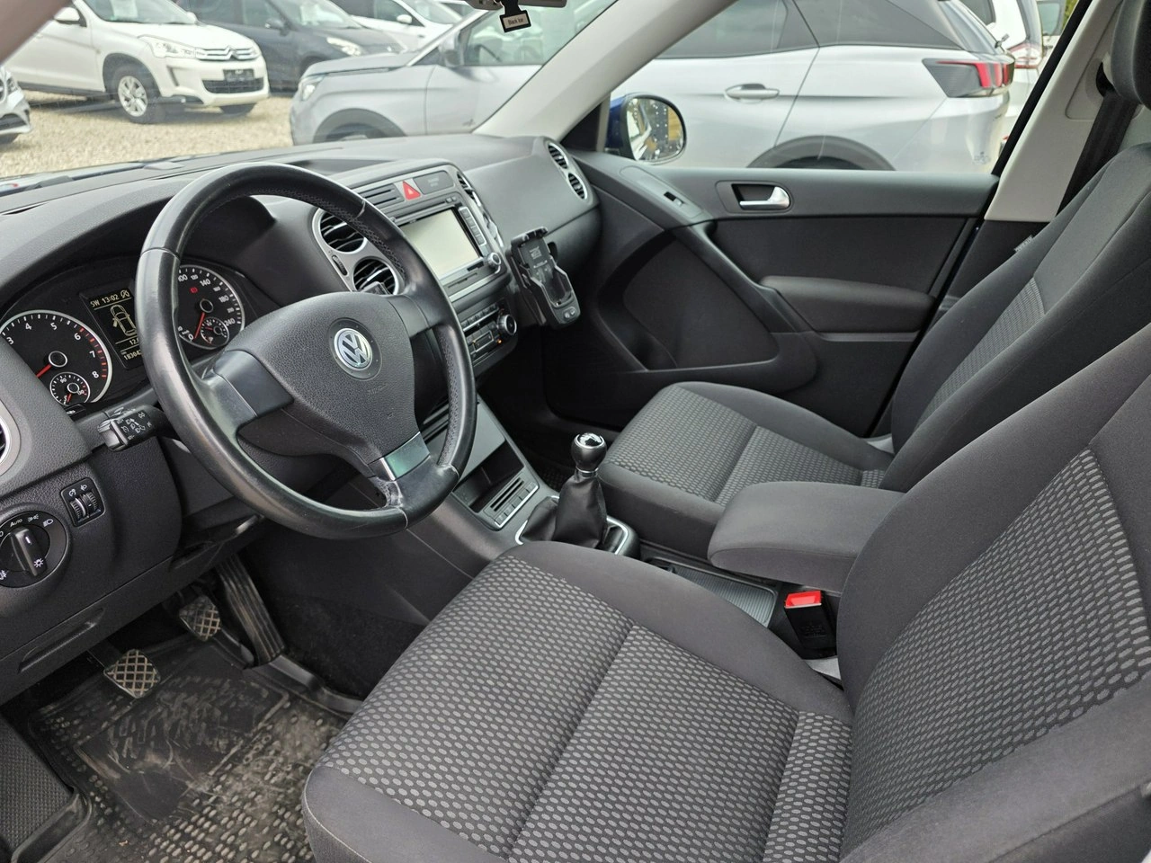 Volkswagen Tiguan - Zdjęcie 16