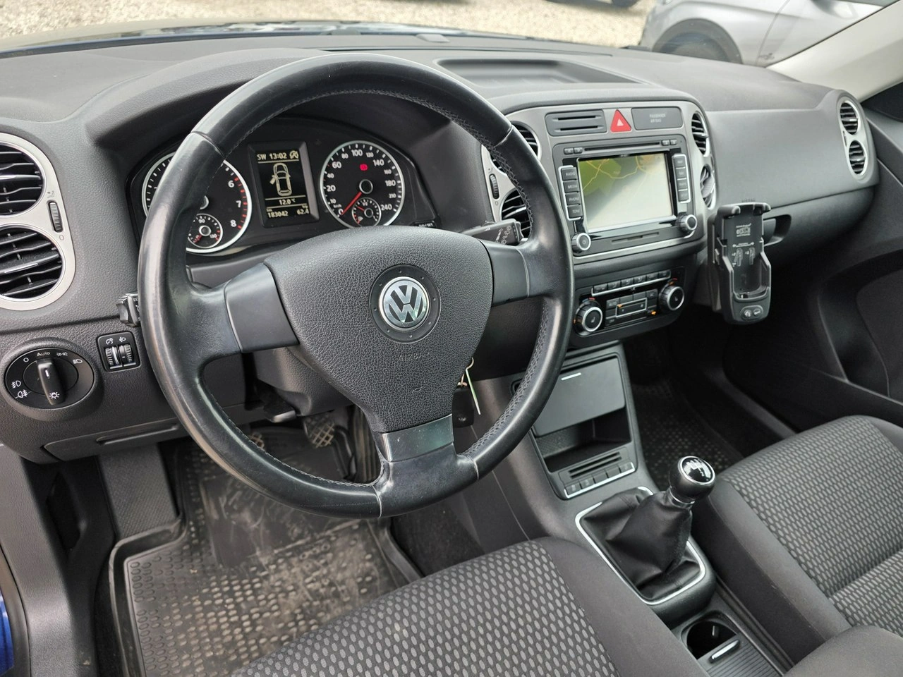 Volkswagen Tiguan - Zdjęcie 19