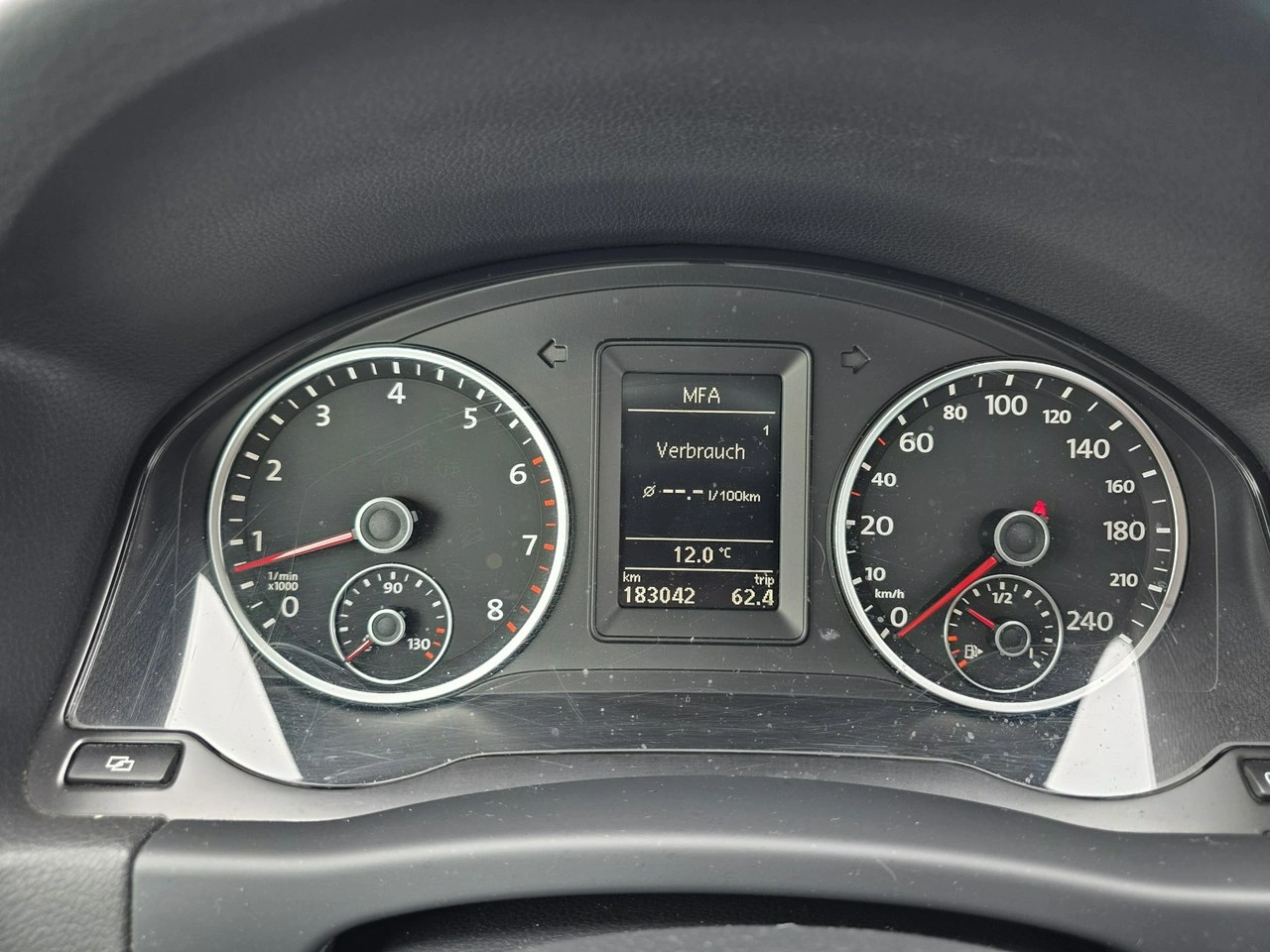 Volkswagen Tiguan - Zdjęcie 24