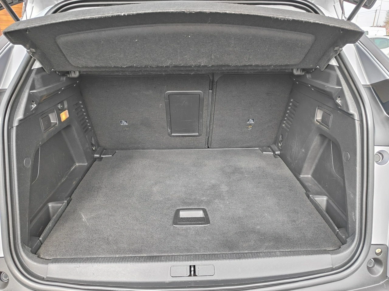 Peugeot 3008 - Zdjęcie 28