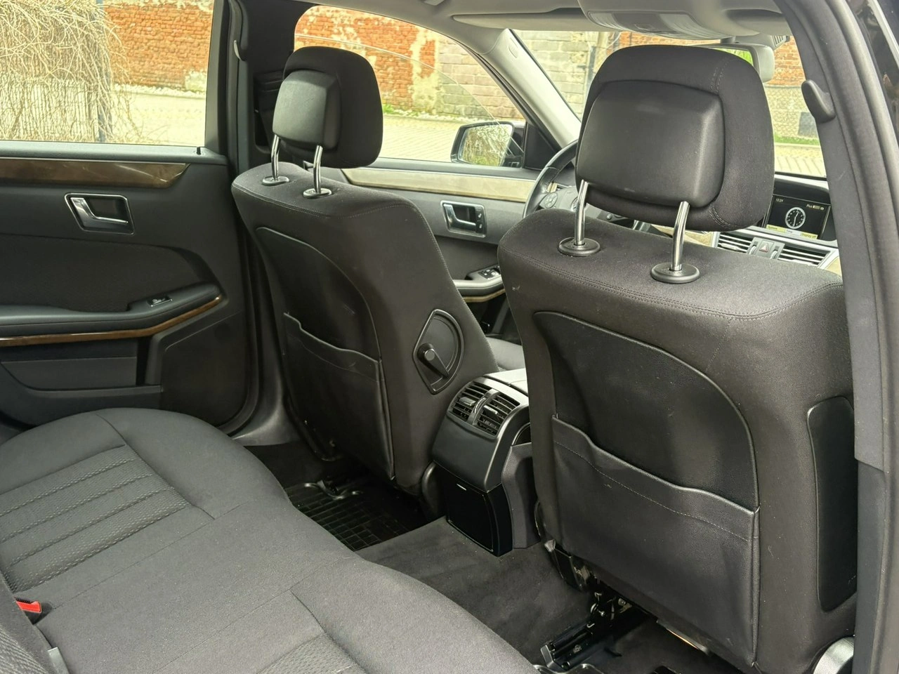 Mercedes E 200 - Zdjęcie 11