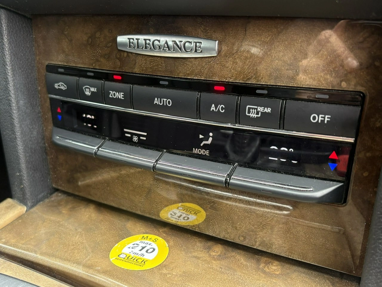 Mercedes E 200 - Zdjęcie 15