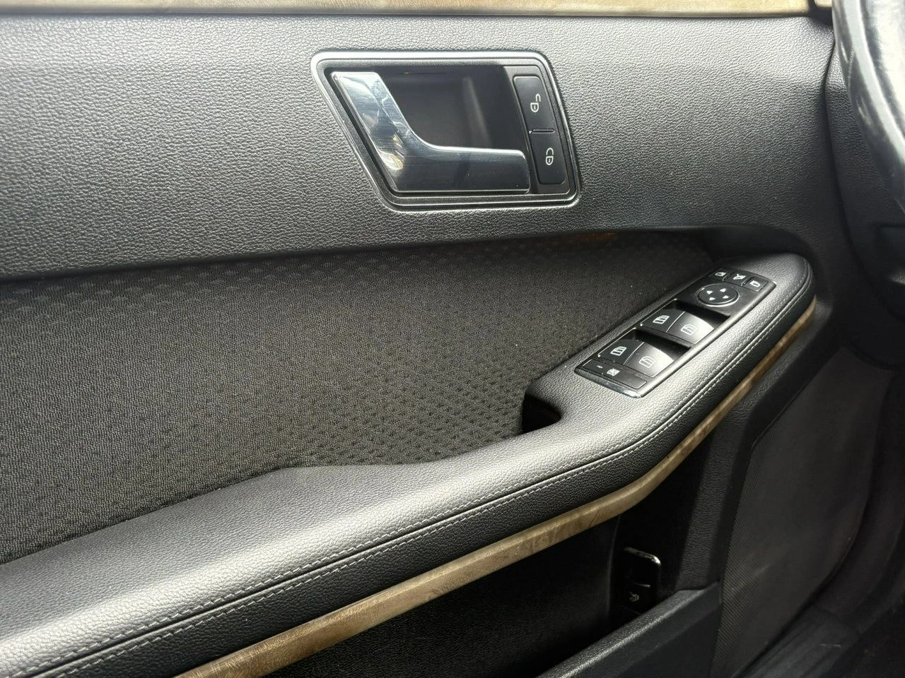 Mercedes E 200 - Zdjęcie 17