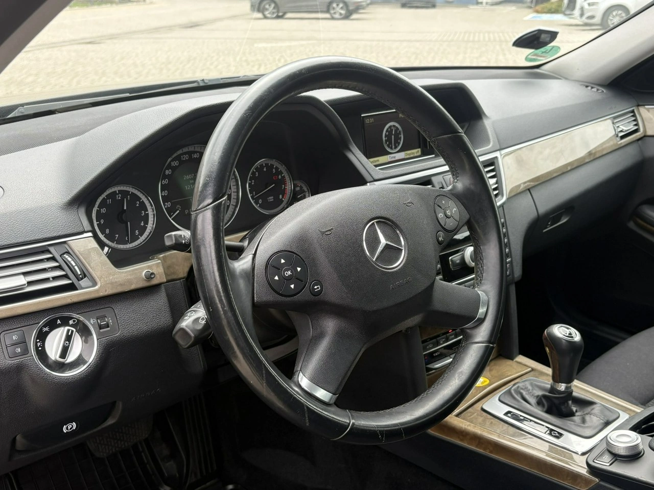 Mercedes E 200 - Zdjęcie 19