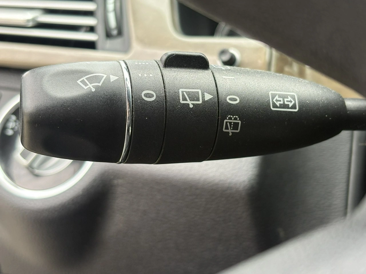 Mercedes E 200 - Zdjęcie 27