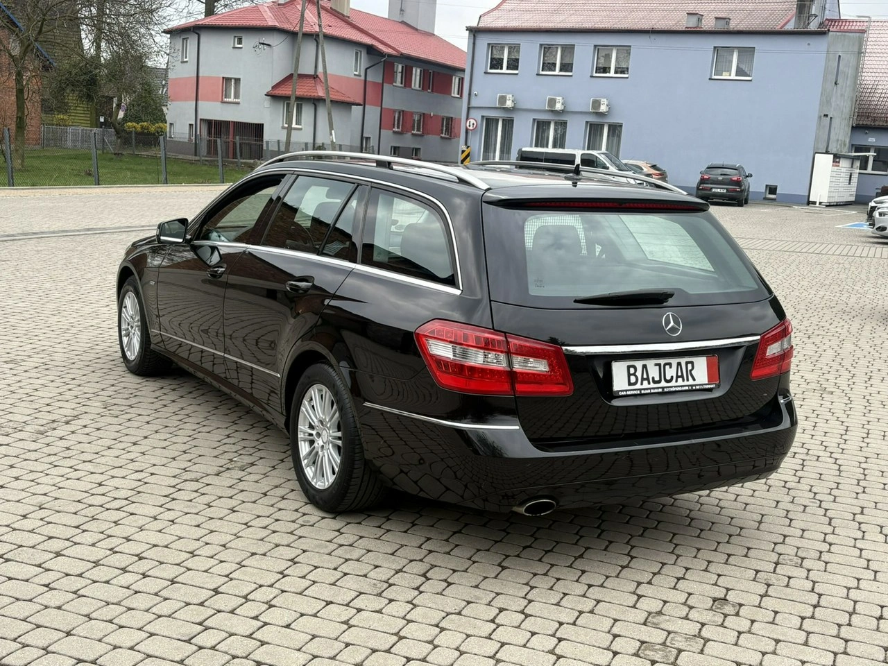 Mercedes E 200 - Zdjęcie 4