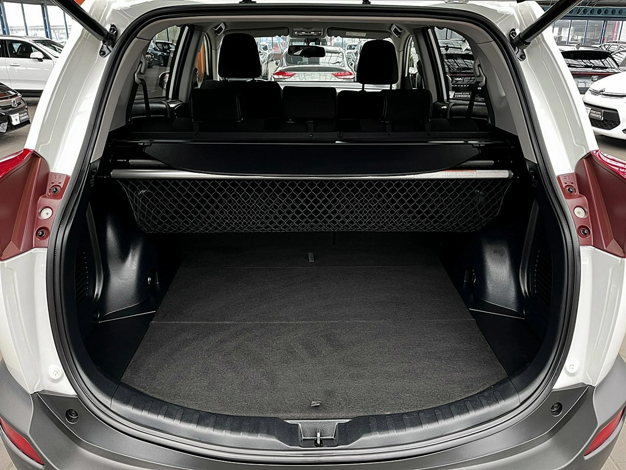 Toyota RAV-4 - Zdjęcie 14