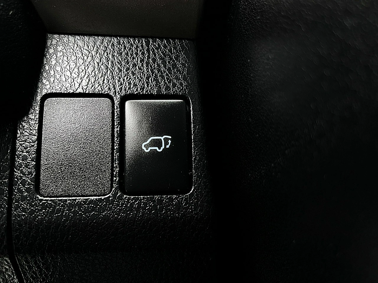 Toyota RAV-4 - Zdjęcie 17