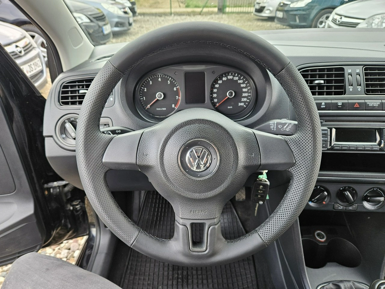 Volkswagen Polo - Zdjęcie 13