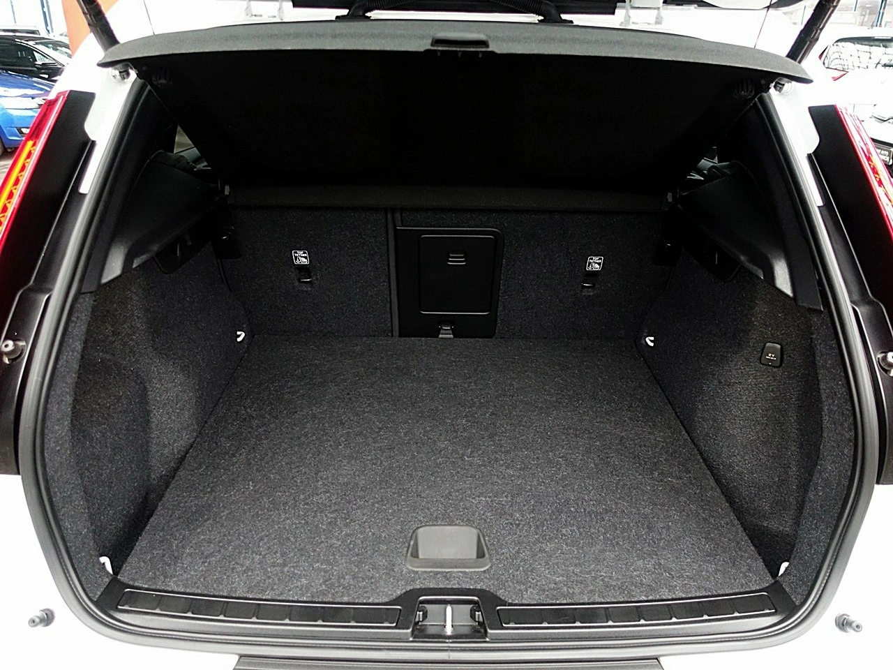 Volvo XC 40 - Zdjęcie 13