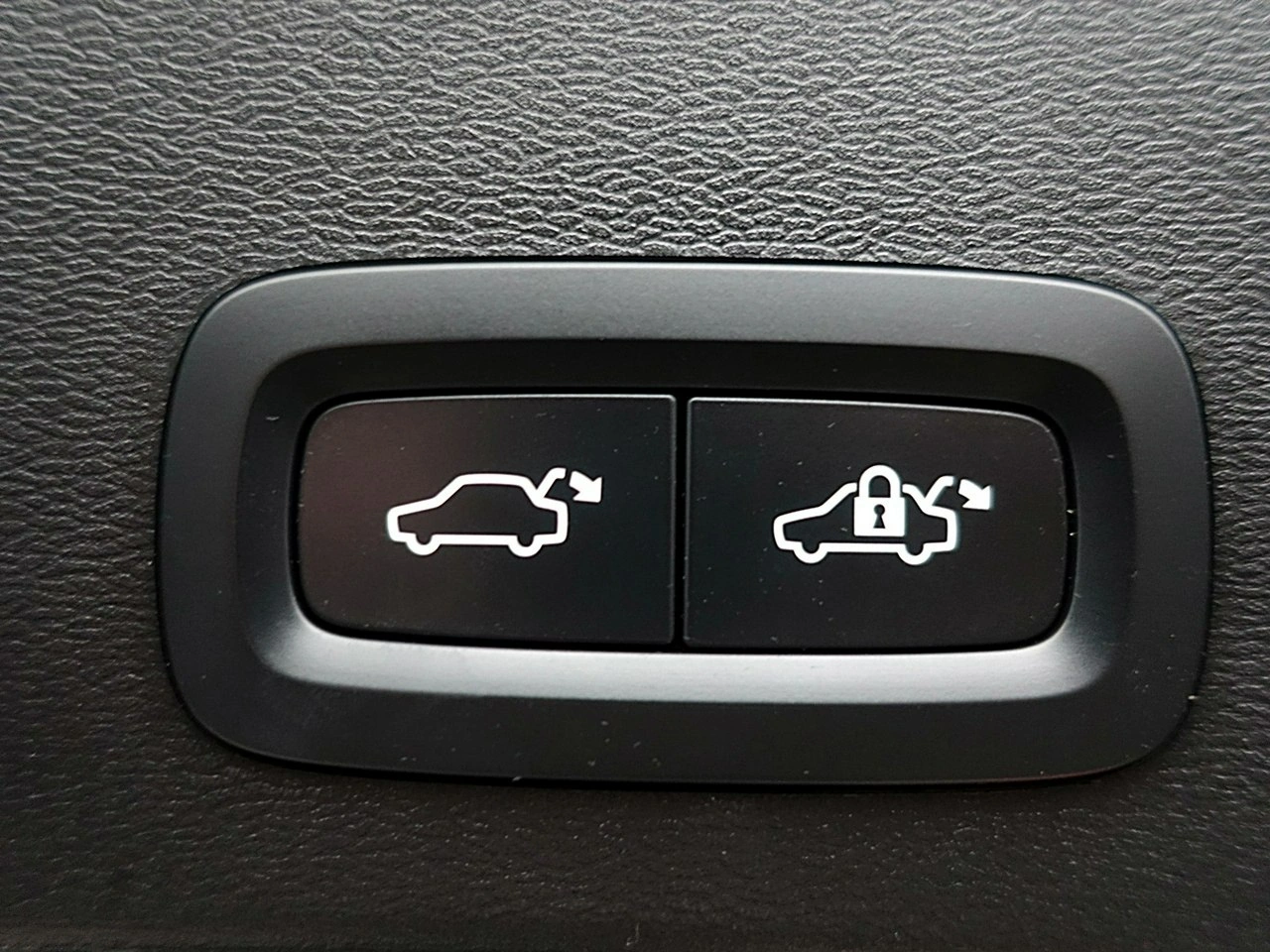 Volvo XC 40 - Zdjęcie 14