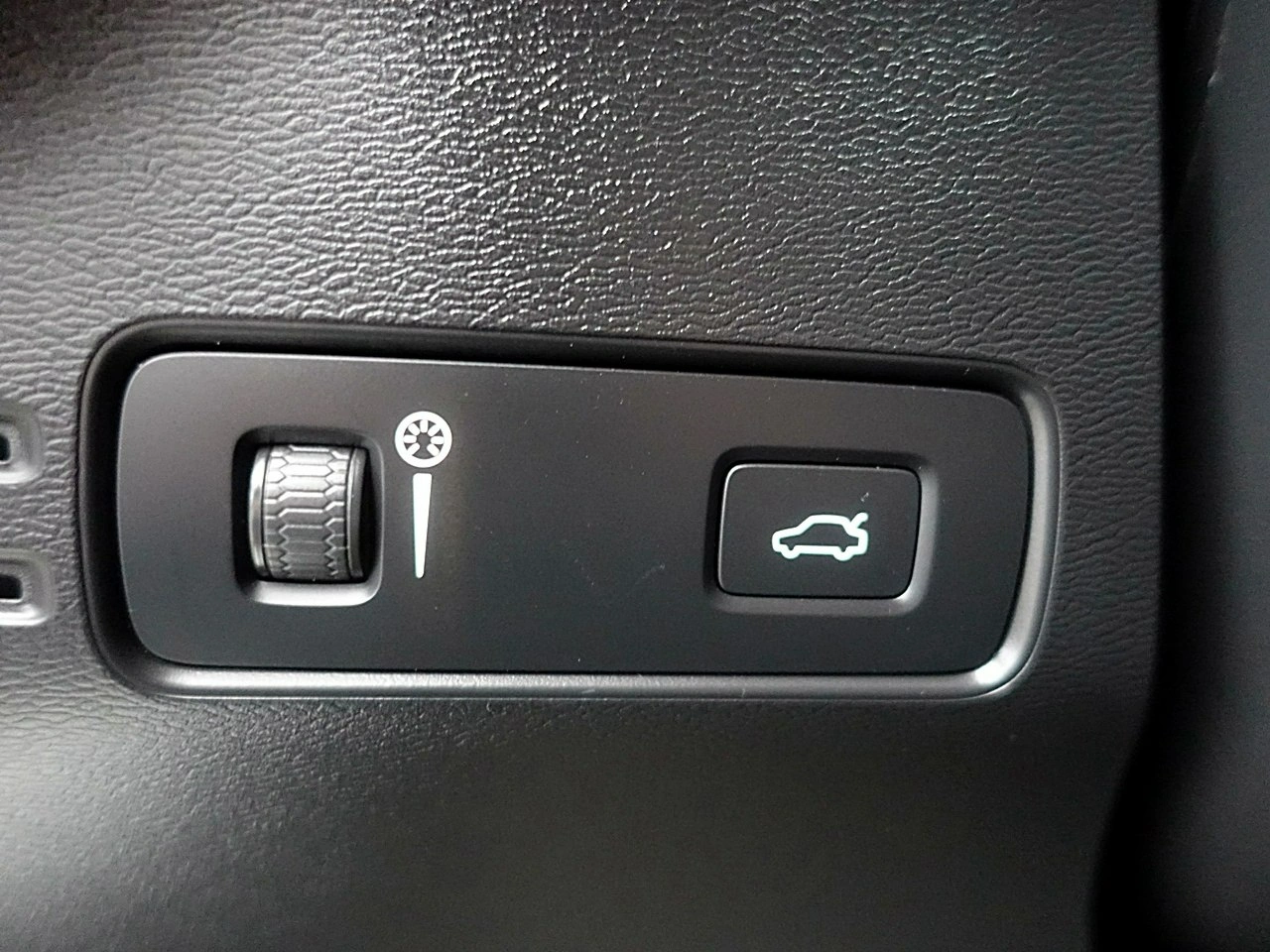 Volvo XC 40 - Zdjęcie 25