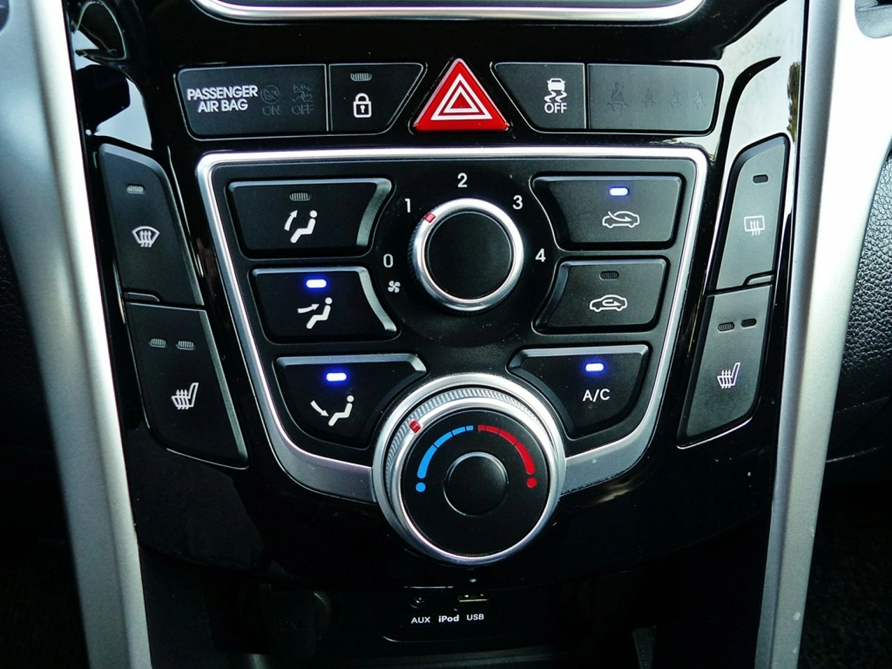 Hyundai i30 - Zdjęcie 32