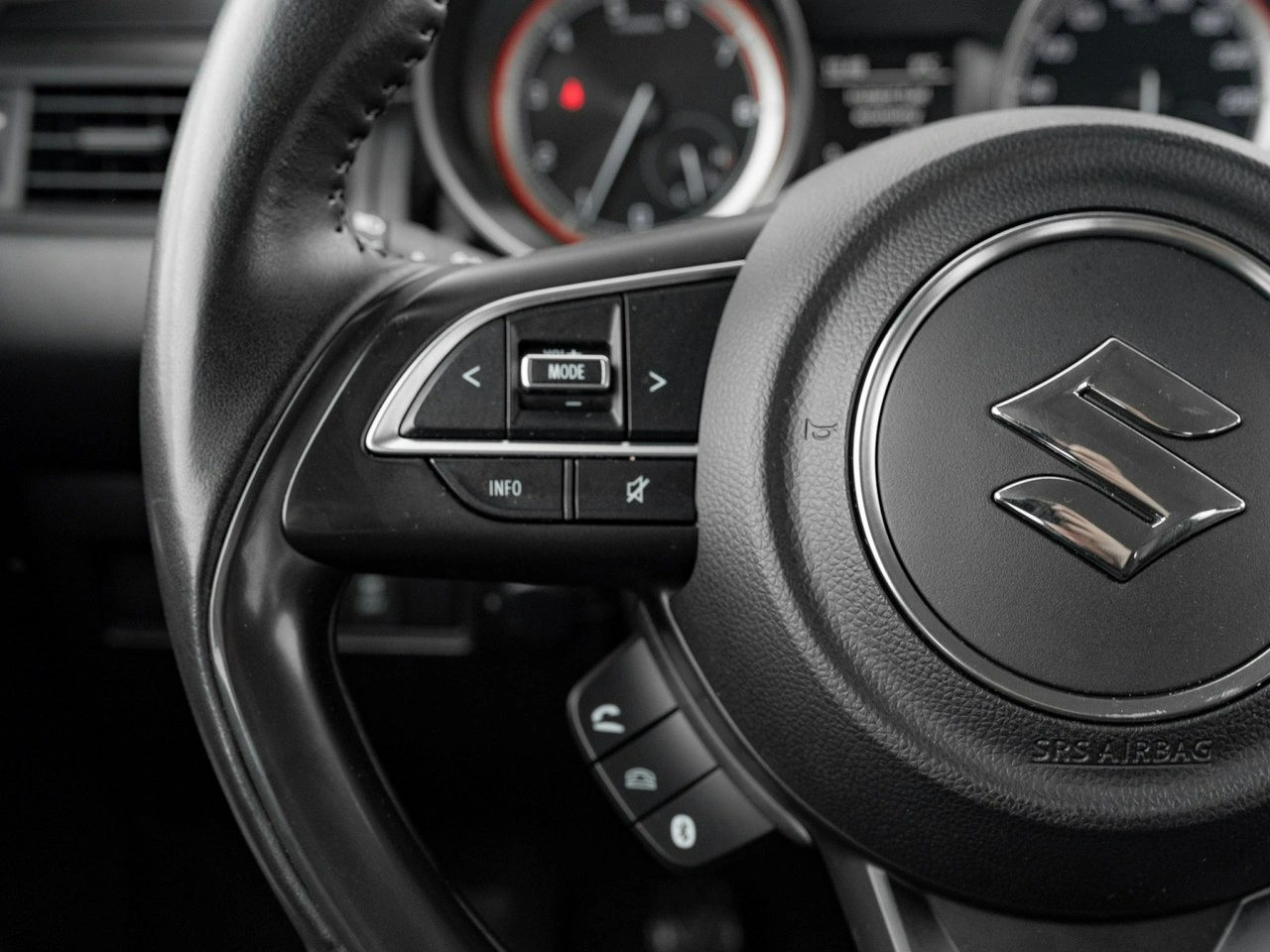 Suzuki Swift - Zdjęcie 13