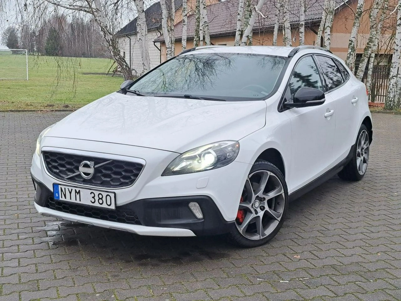 Volvo V40 Cross Country - Zdjęcie 1