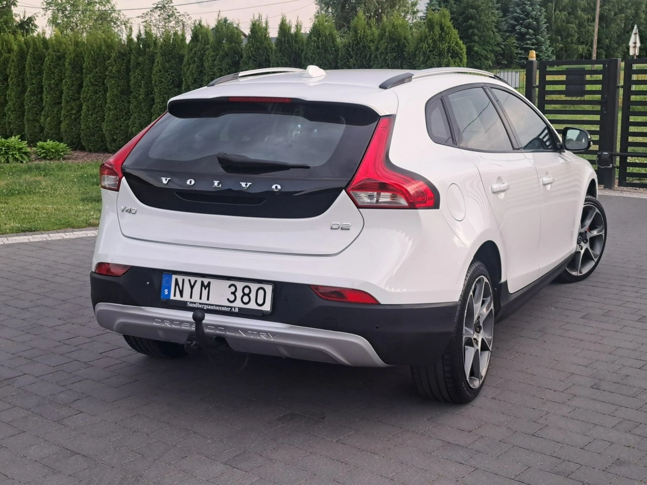 Volvo V40 Cross Country - Zdjęcie 9