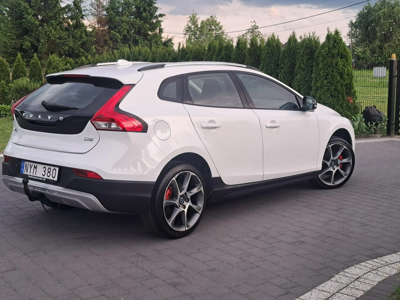 Volvo V40 Cross Country - Zdjęcie 11