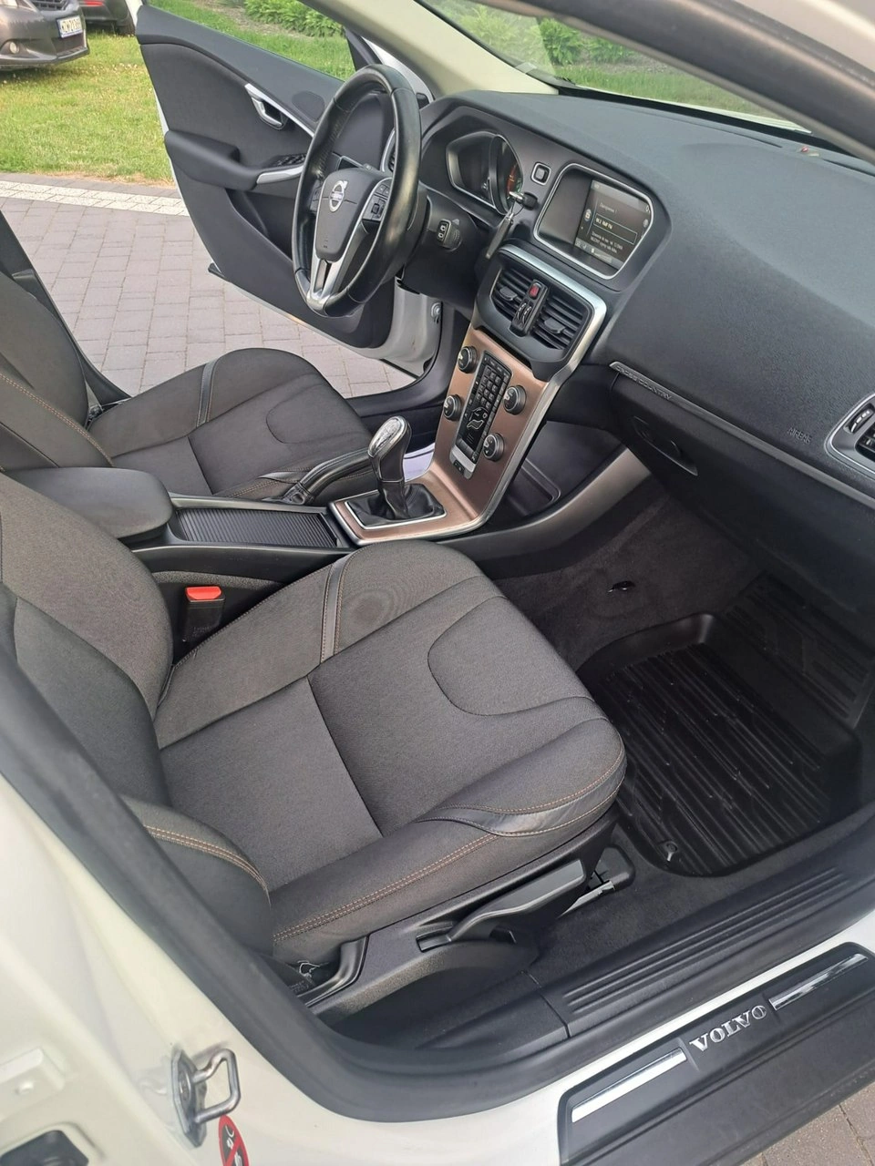 Volvo V40 Cross Country - Zdjęcie 14