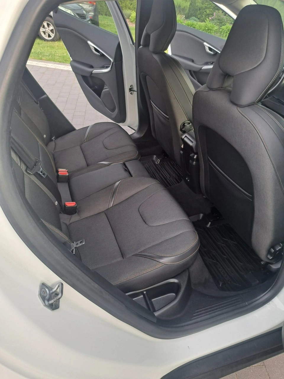 Volvo V40 Cross Country - Zdjęcie 16