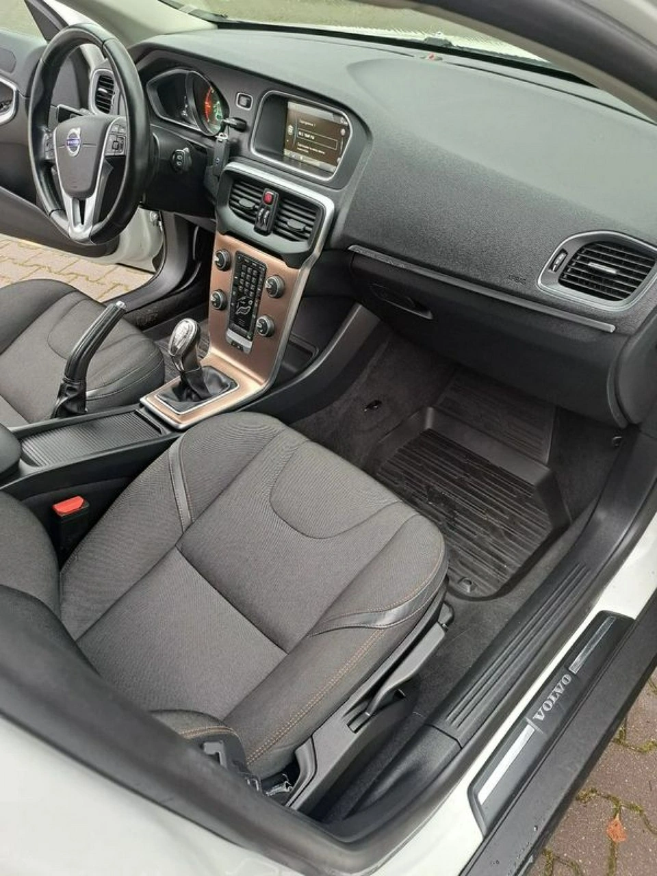 Volvo V40 Cross Country - Zdjęcie 18