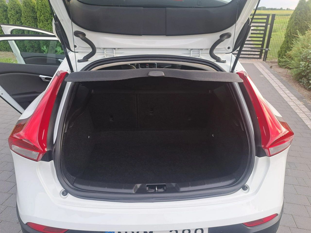 Volvo V40 Cross Country - Zdjęcie 18