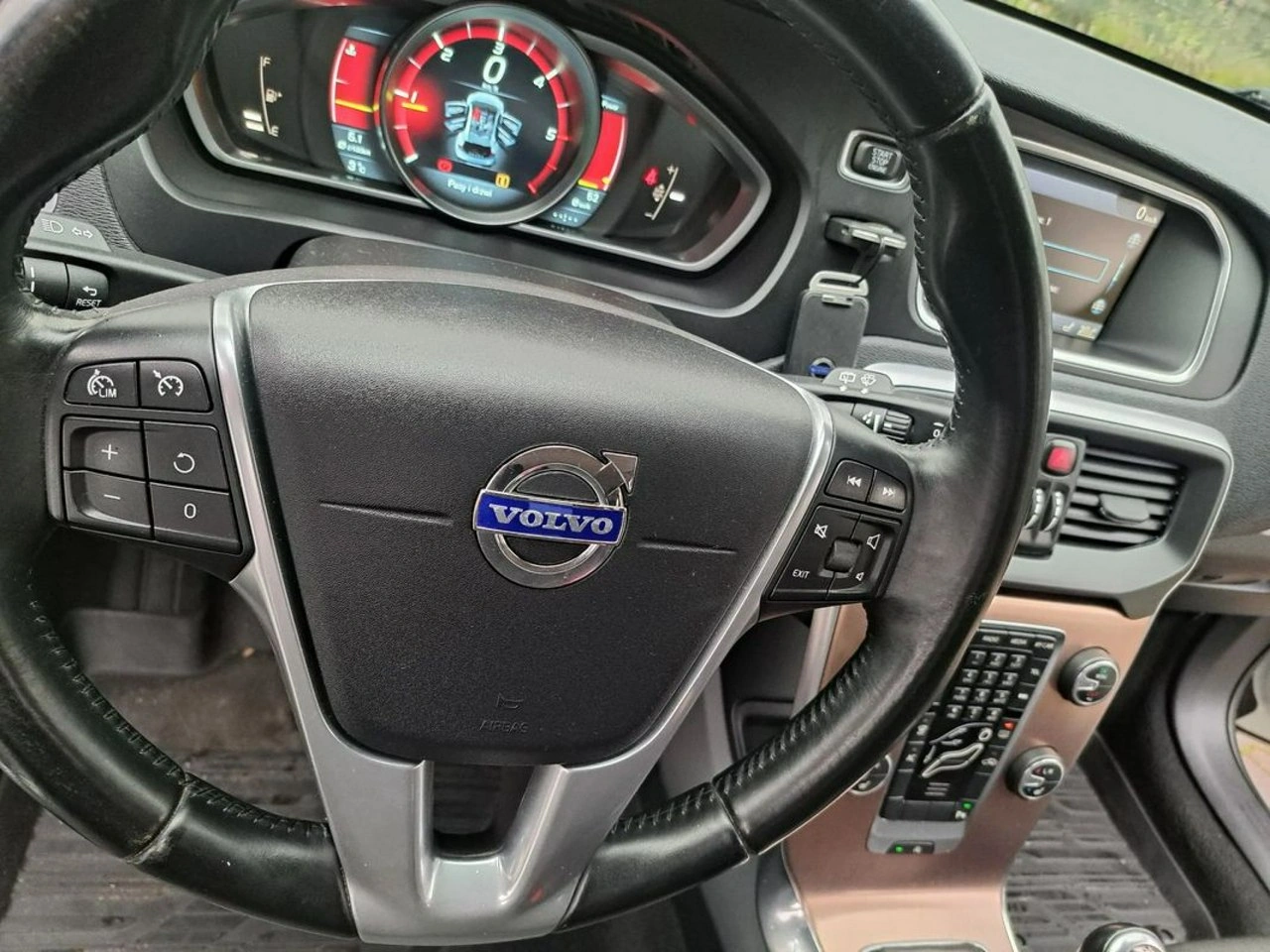 Volvo V40 Cross Country - Zdjęcie 23