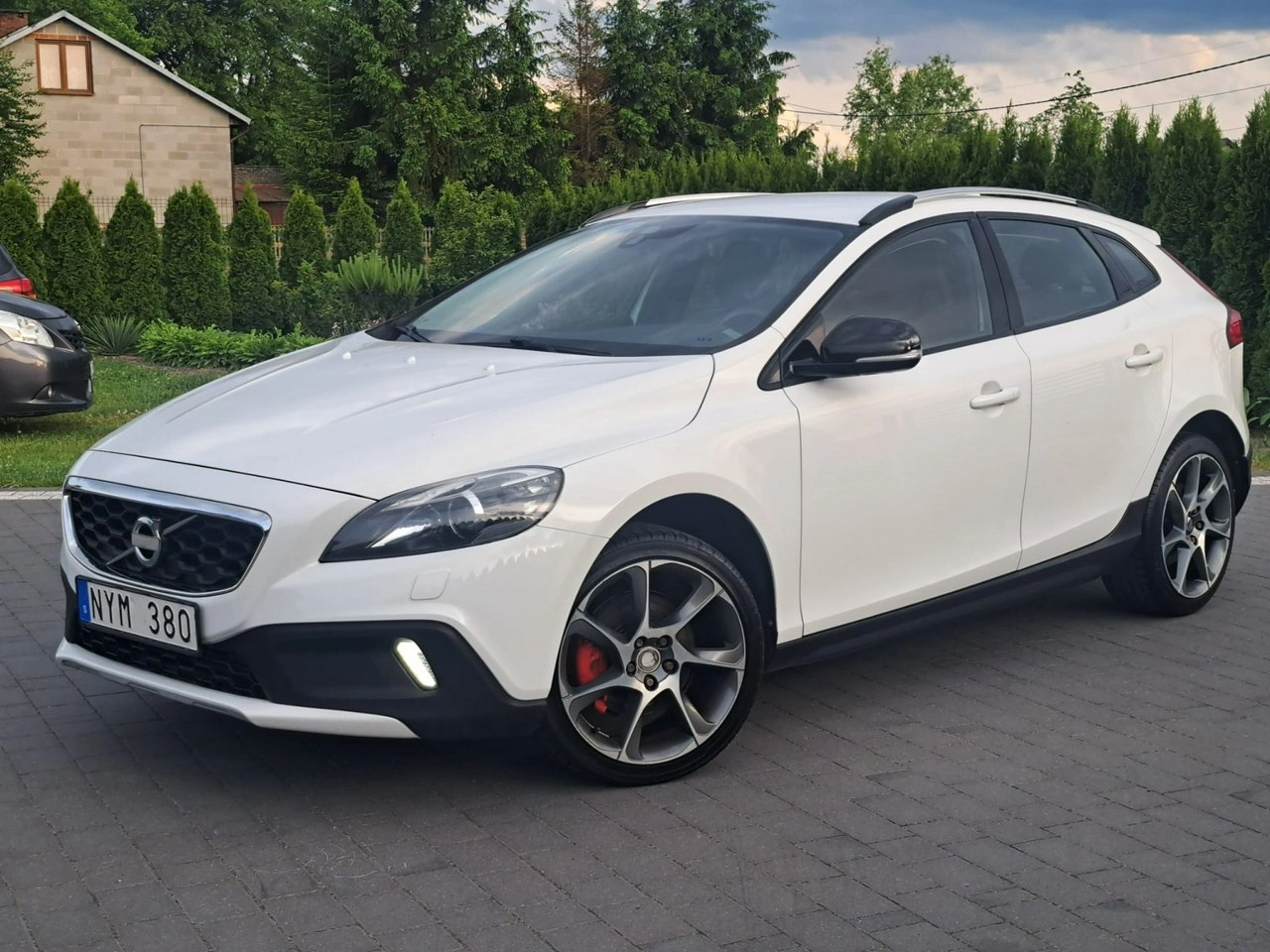 Volvo V40 Cross Country - Zdjęcie 2