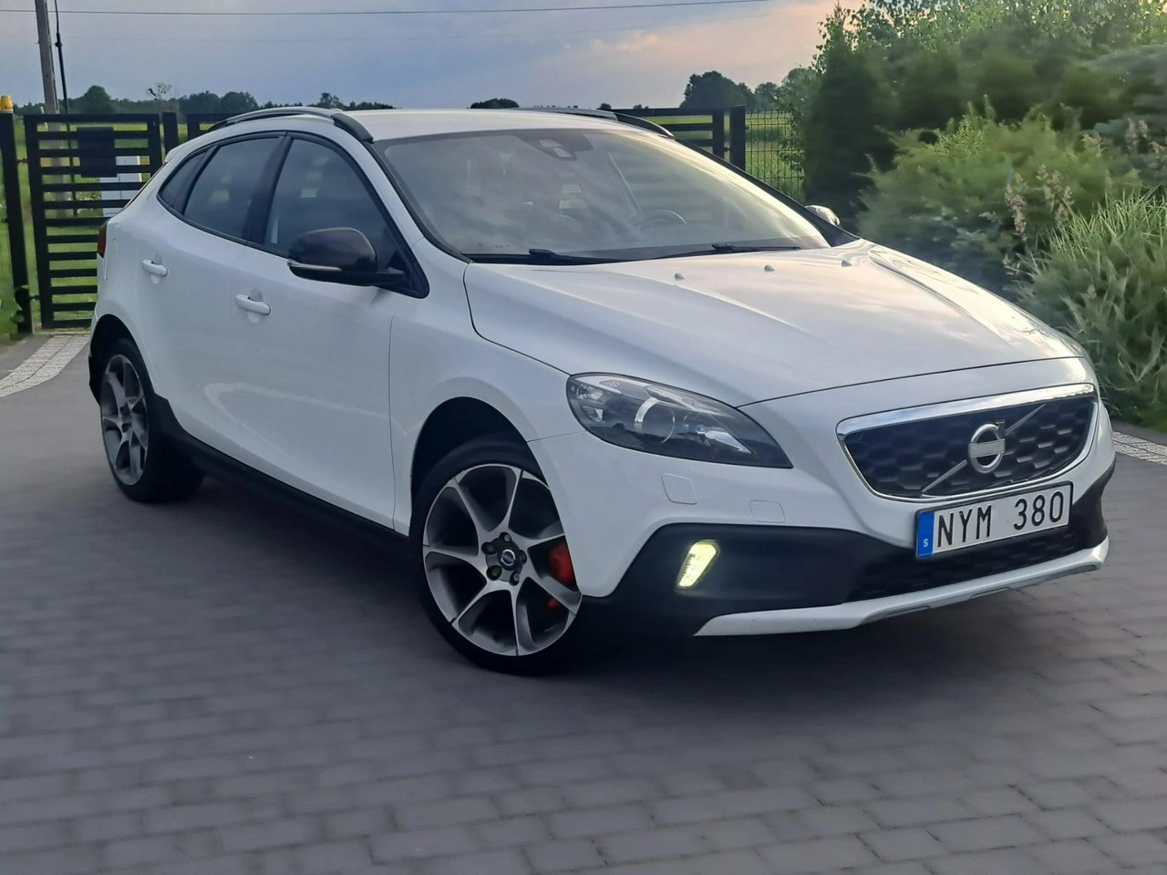 Volvo V40 Cross Country - Zdjęcie 3