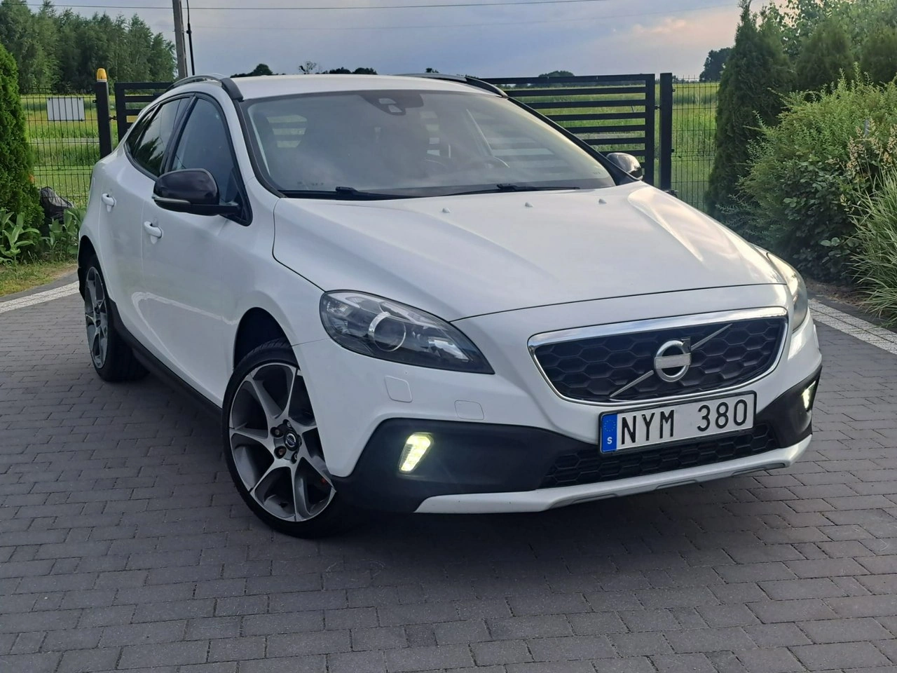Volvo V40 Cross Country - Zdjęcie 6
