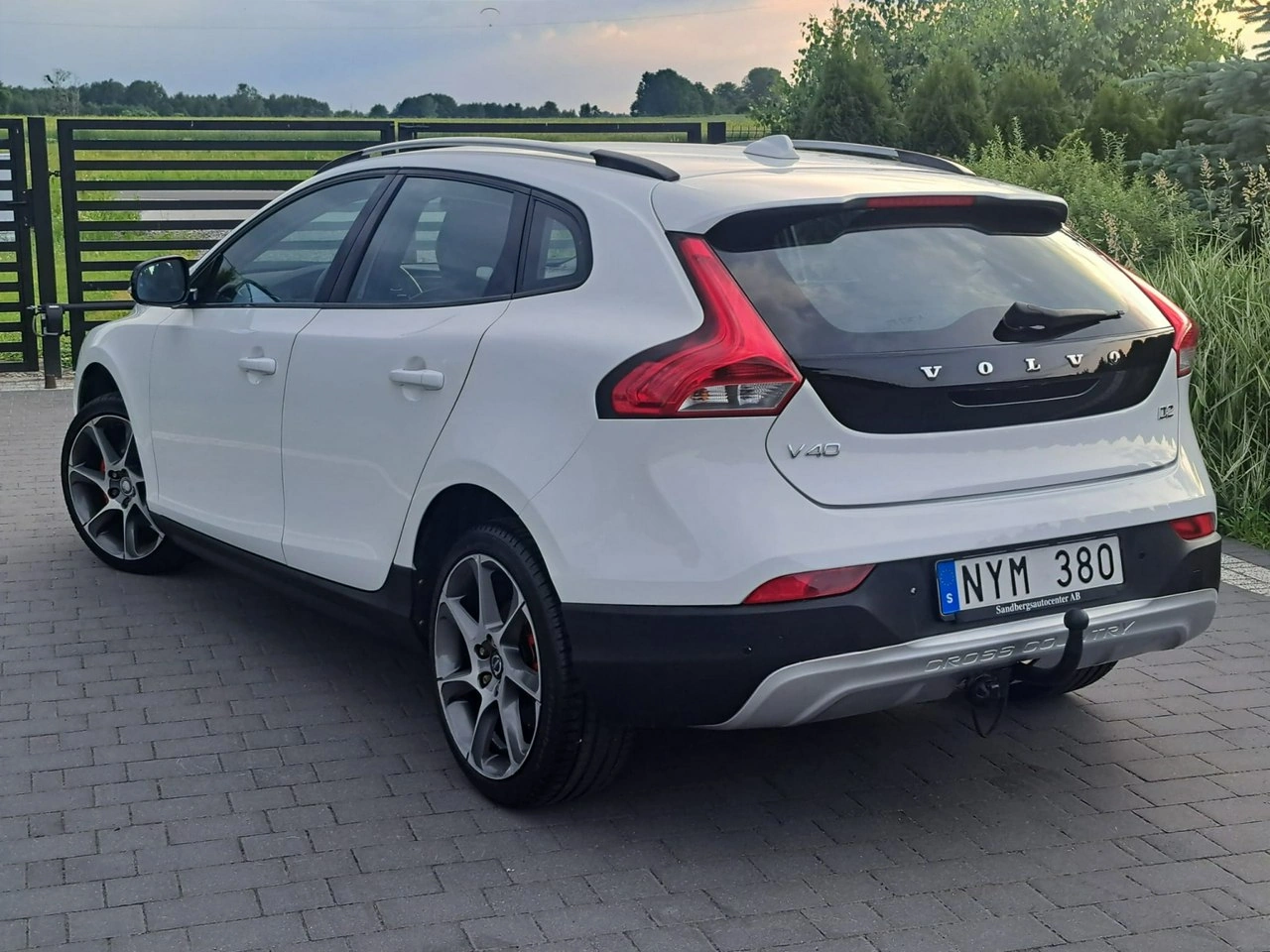 Volvo V40 Cross Country - Zdjęcie 8