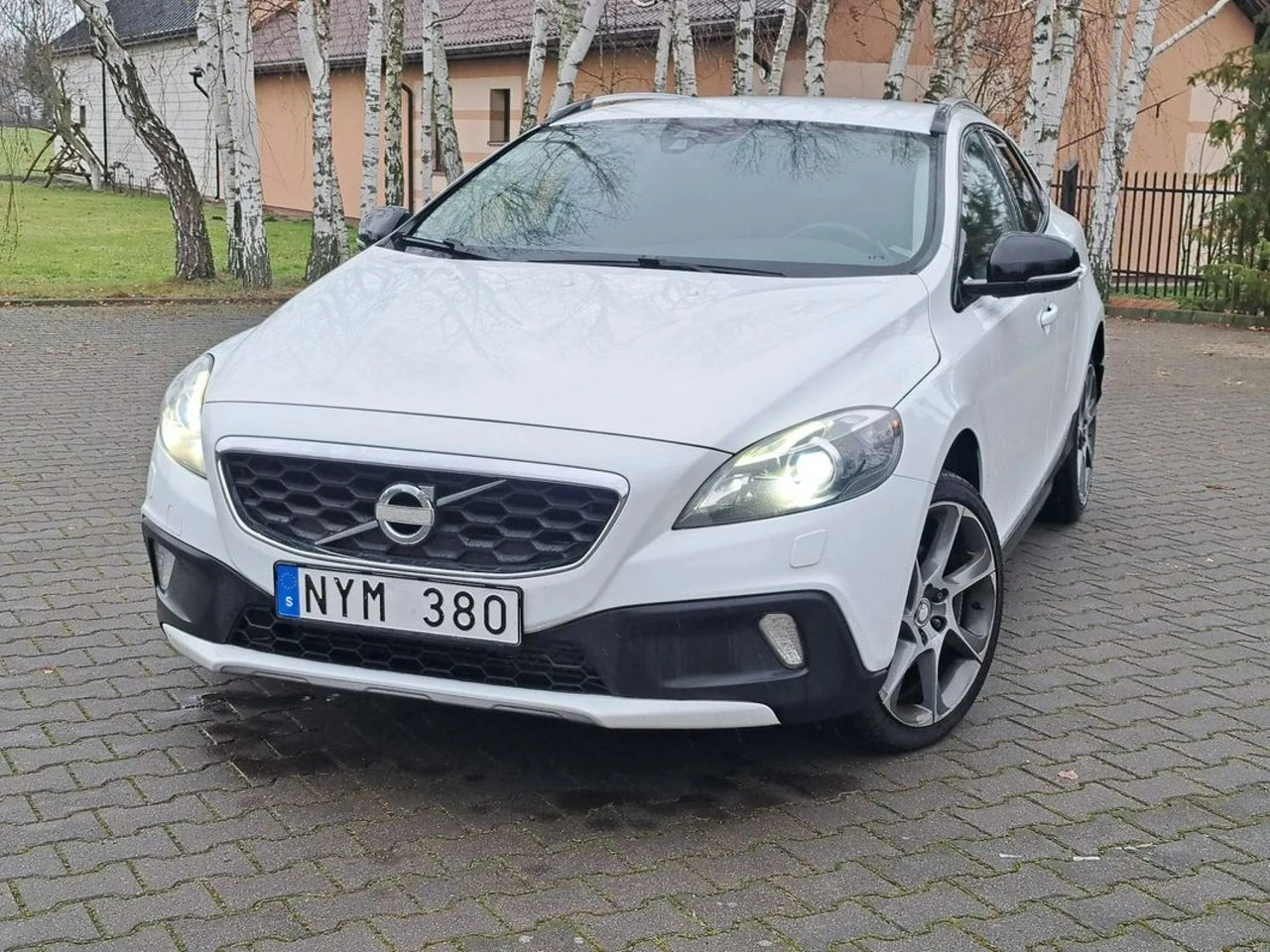Volvo V40 Cross Country - Główne zdjęcie