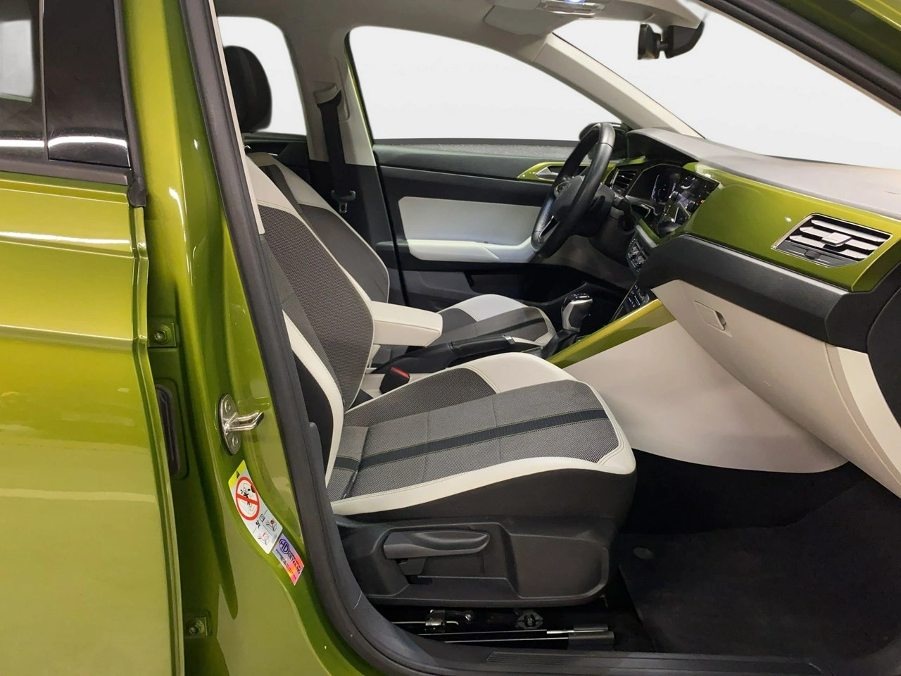 Volkswagen Taigo - Zdjęcie 12