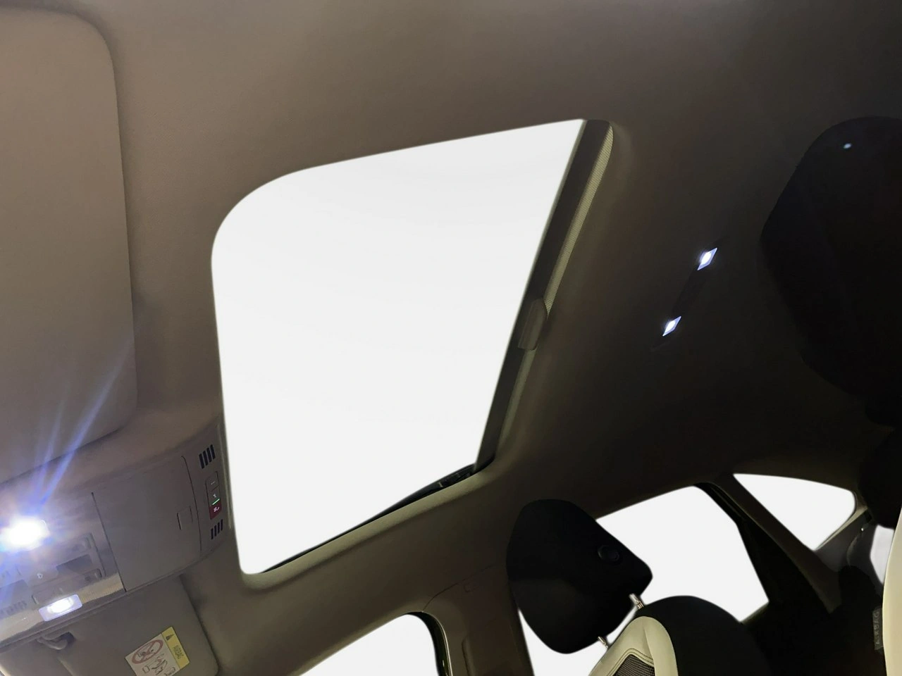 Volkswagen Taigo - Zdjęcie 14