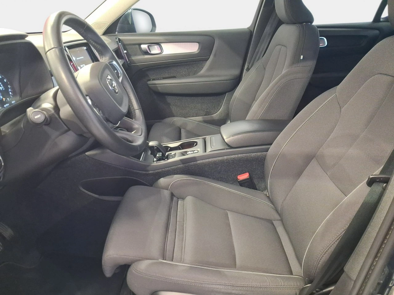 Volvo XC 40 - Zdjęcie 11