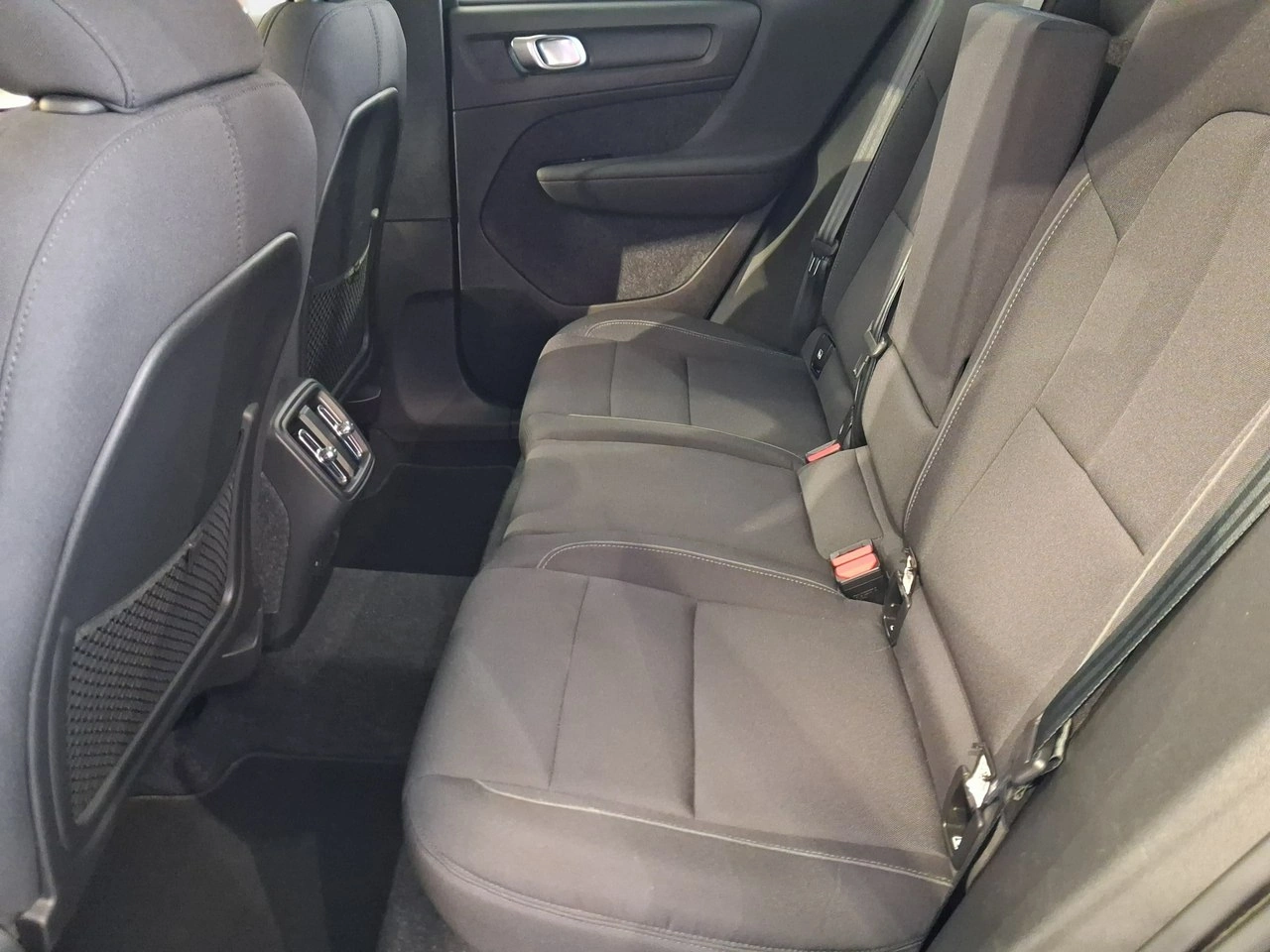 Volvo XC 40 - Zdjęcie 13