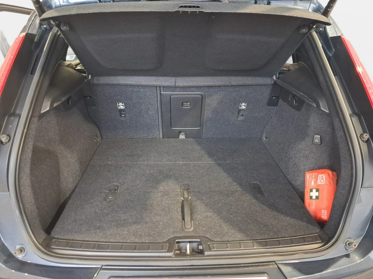 Volvo XC 40 - Zdjęcie 15