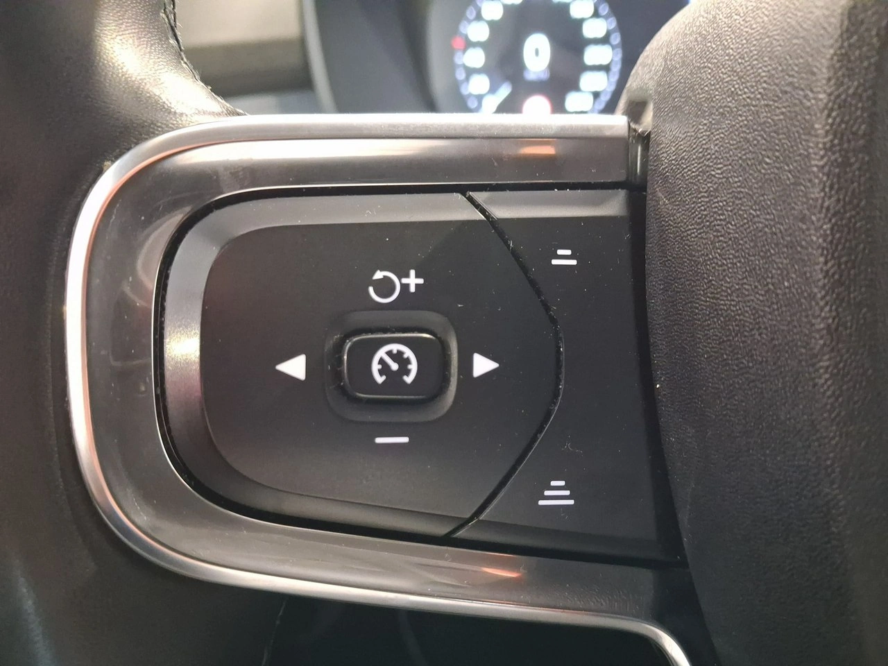 Volvo XC 40 - Zdjęcie 19