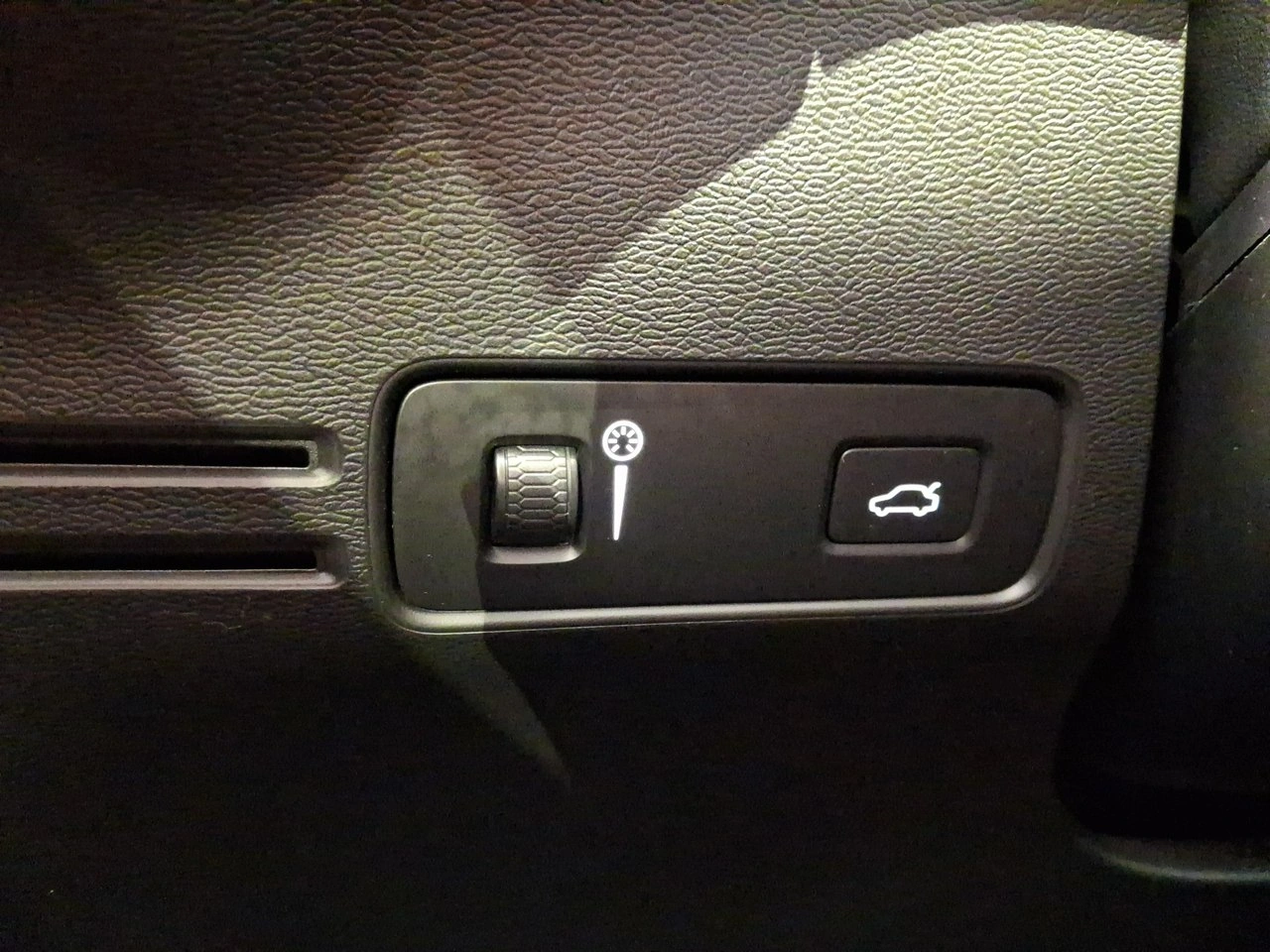 Volvo XC 40 - Zdjęcie 30