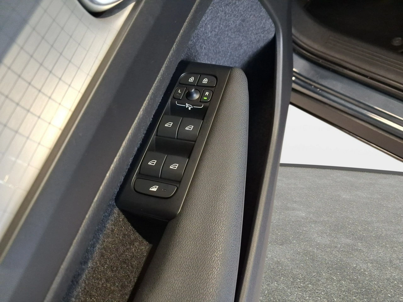 Volvo XC 40 - Zdjęcie 31