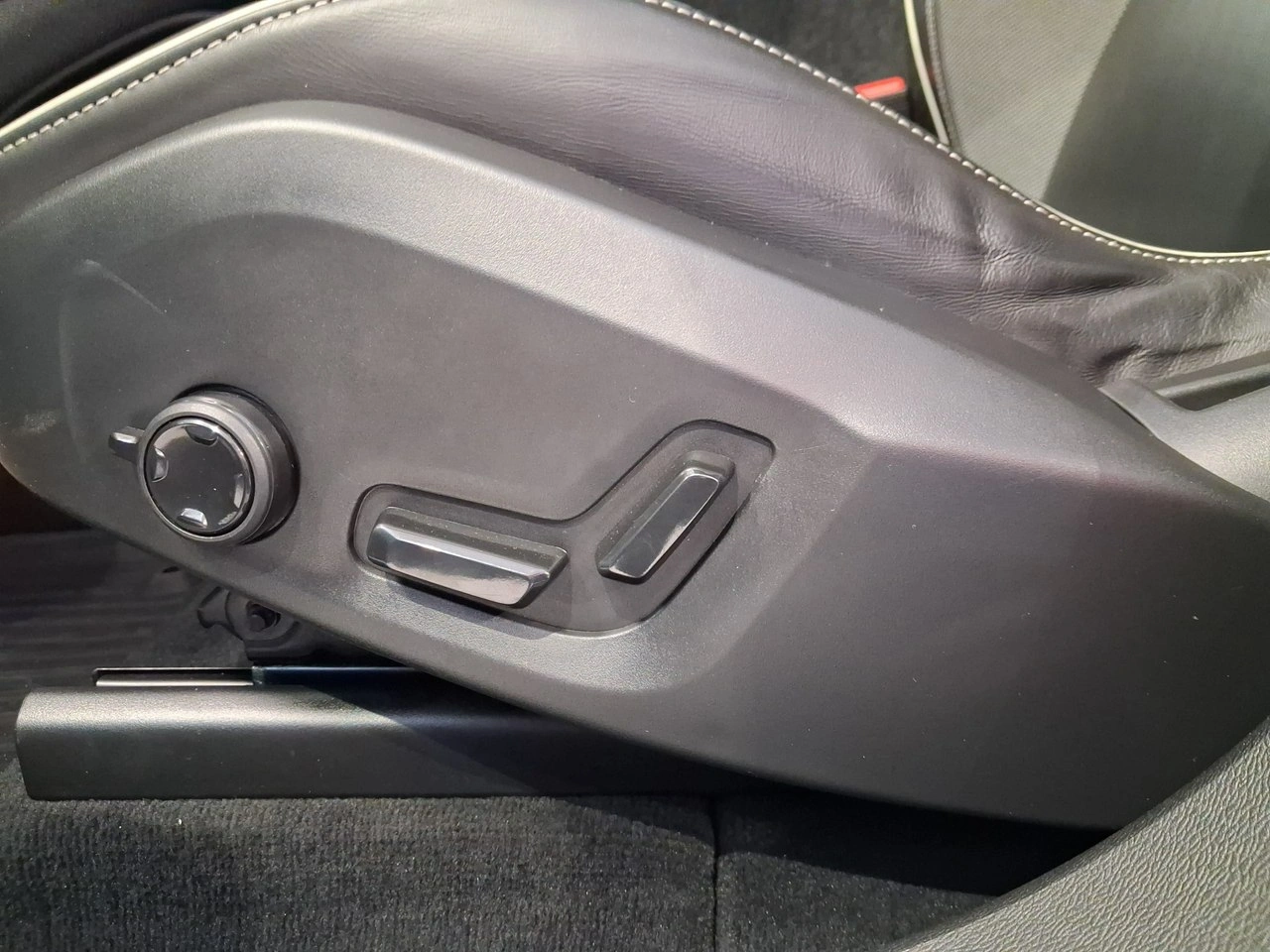 Volvo XC 60 - Zdjęcie 12