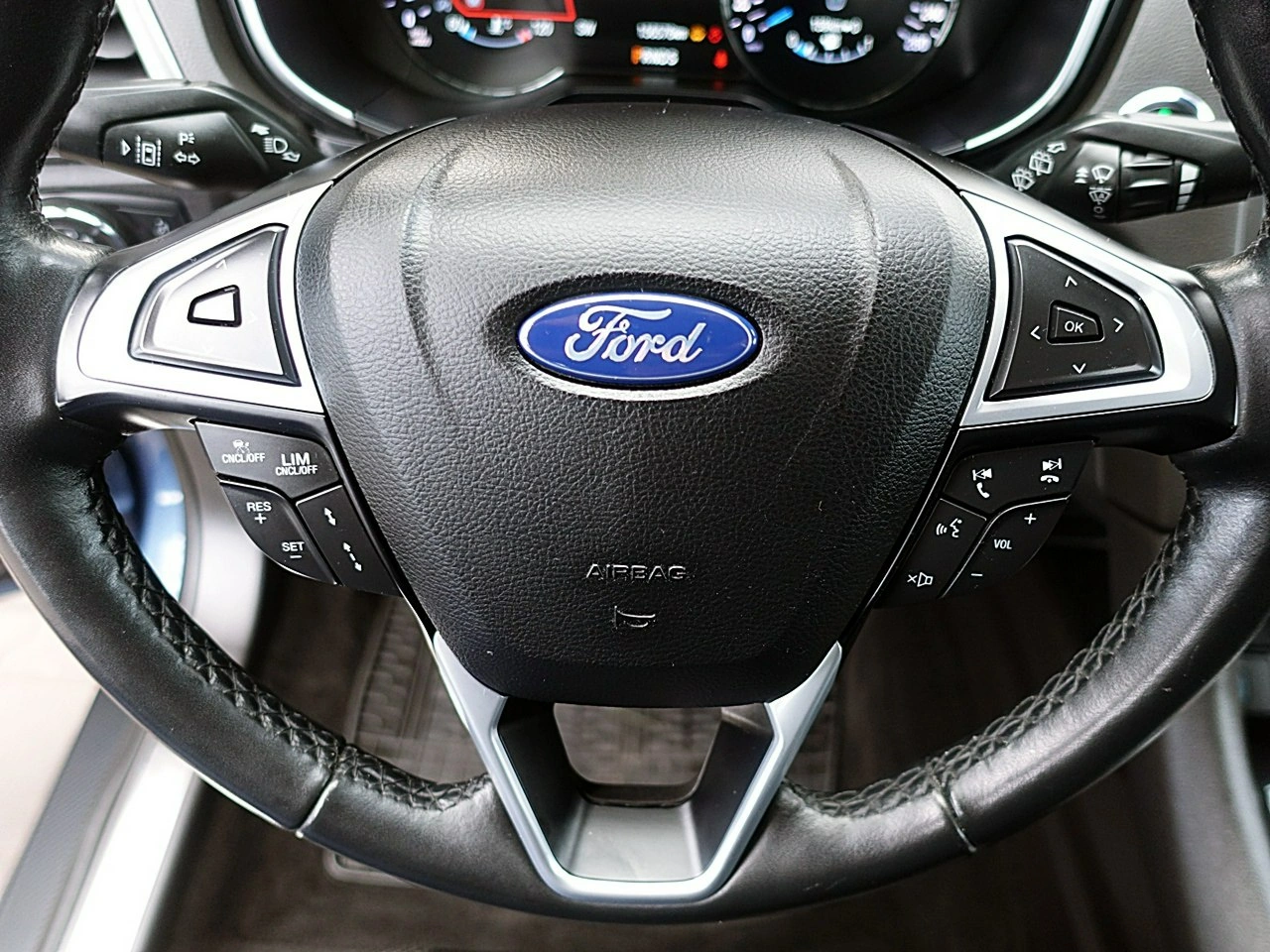 Ford Mondeo - Zdjęcie 18