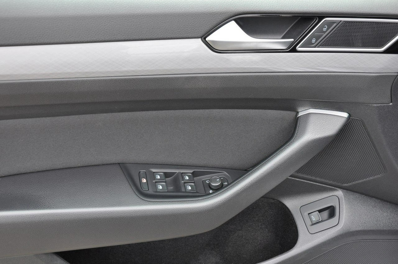 Volkswagen Passat - Zdjęcie 11