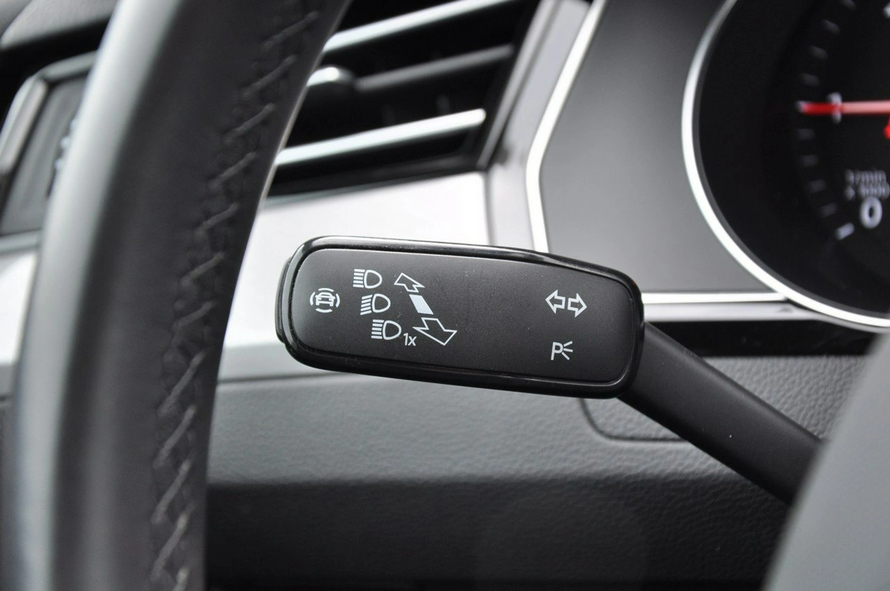 Volkswagen Passat - Zdjęcie 15