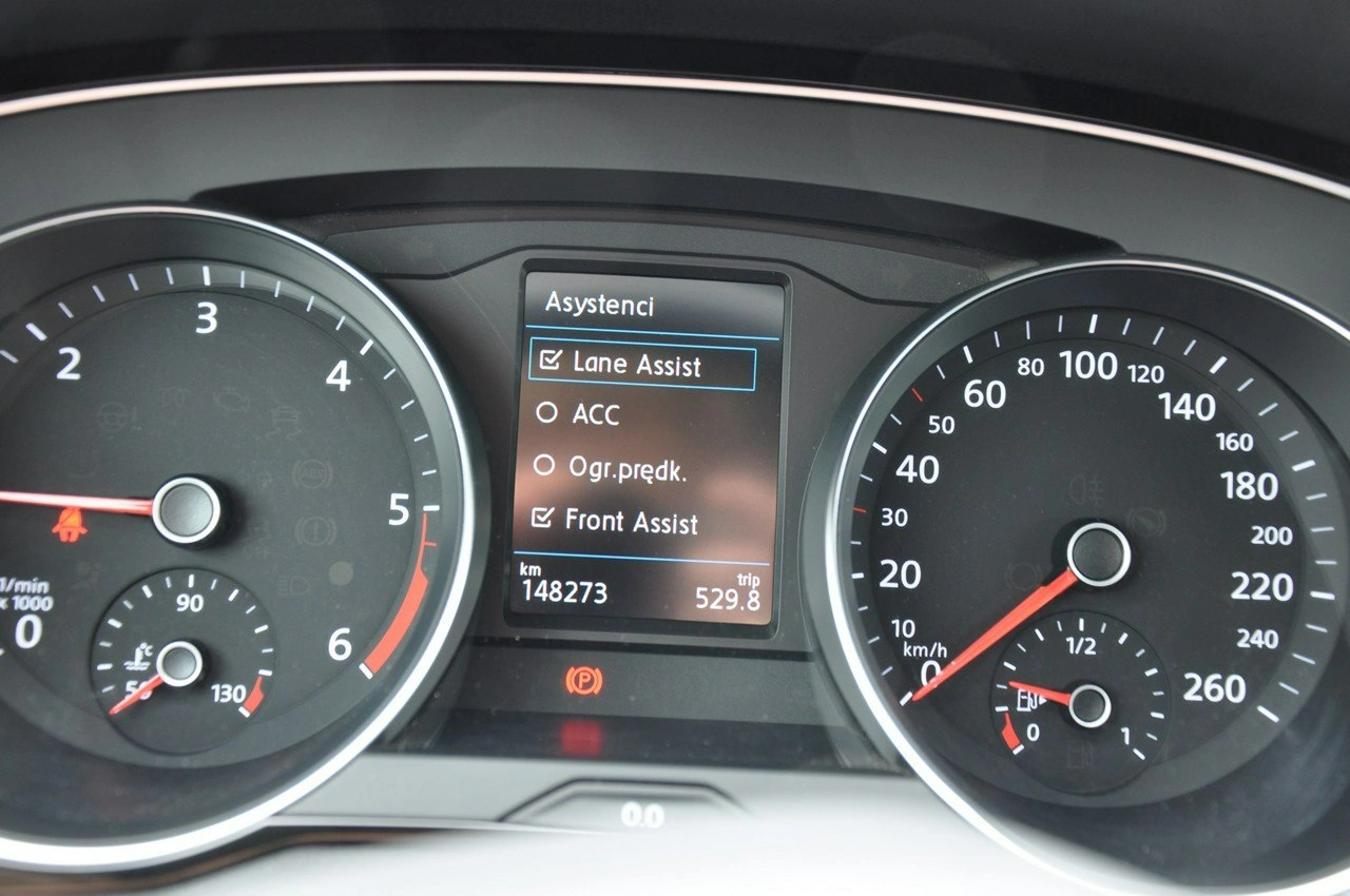 Volkswagen Passat - Zdjęcie 16